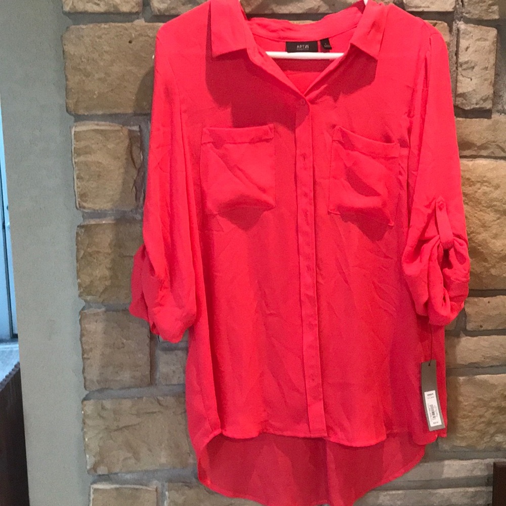 Pink 3/4 sleeve button up blouse Size Large. NWT